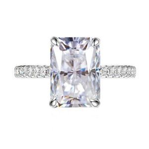 NWT - 7 ct Emerald Cut Solitaire Cubic Zirconia 925 Silver Ring - Size 7